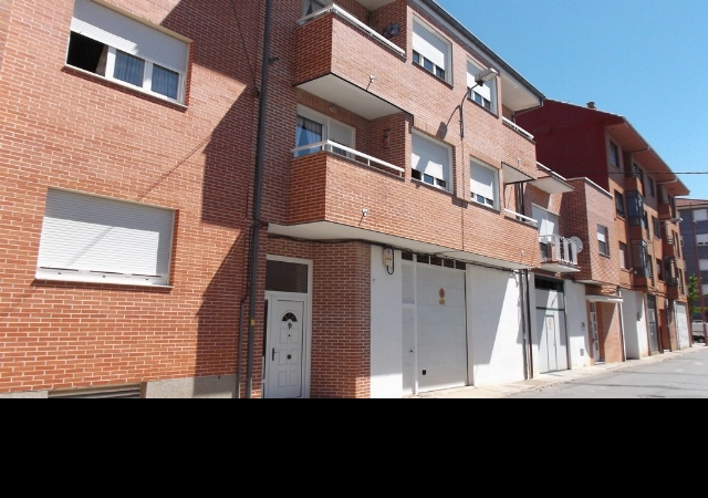 AVDA CONSTITUCION 28 PORTAL 28 B, BAJO A, VALENCIA DE DON JUAN, León