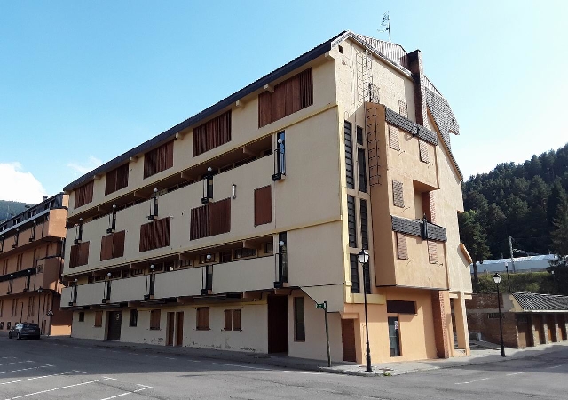 Plaza Verge de les Neus 1, Alp, Girona