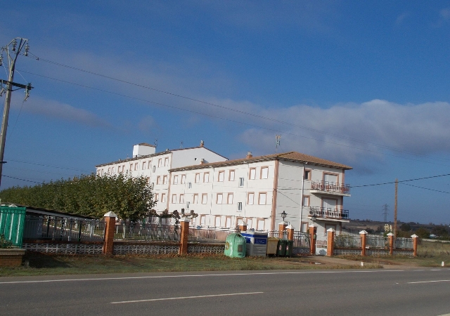Carretera Valencia de Don Juan, Edificio Covadonga (Villamañan), VILLAMAÑAN, León
