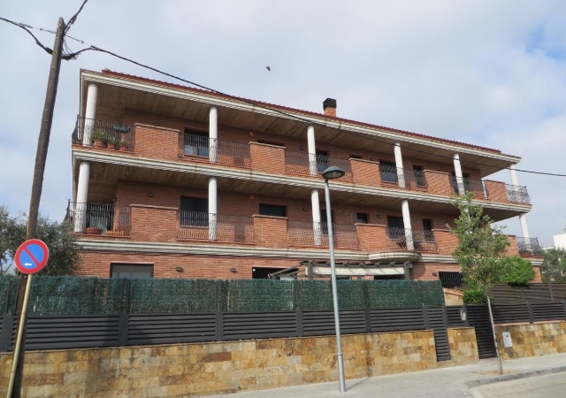 C/RENACIMIENTO,Nº75-77,2º-2ª, CERDANYOLA DEL VALLÈS, Barcelona