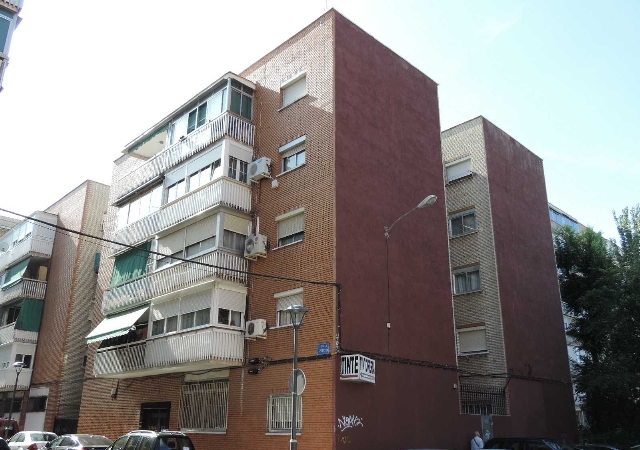 Dieciocho. Piso letra B, en planta cuarta, de la casa número cinco del Núcleo III, de la Urbanización "Corona Verde", en Móstoles, hoy calle Espronceda número uno, MÓSTOLES, Madrid