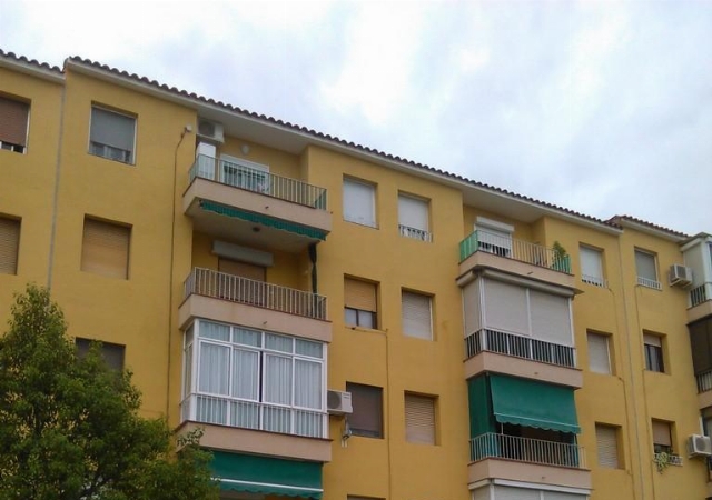 Calle Arquitecto Calzada, 6, bajos-1ª, Cornellà de Llobregat, Barcelona